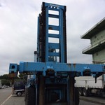 波止場食堂 - コンテナリフト、20トンは軽々と。