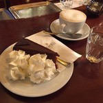 DEMEL - クリームは別料金。こちらも甘くなくテイスト。