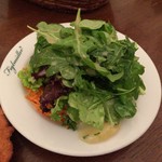 Figlmüller - 【Ｓｍａｌｌ　ｍｉｘｅｄ　ｓａｌａｄ】（4.7€）酸味のあるドレッシングがグッドでした。