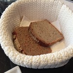 CAFE BAR BLOOM - 【ブレッド】（確か１€）何となく頼んだパン。ちょいと自分の嗜好とは違う味わいでした。
