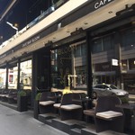 CAFE BAR BLOOM - 外のテラス席も気持ちよさそうでした♪