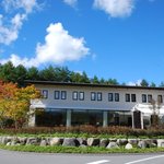 竜神池側の外観