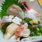 Senju - 定食に+600円で刺身をつけられます