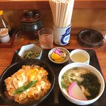 Yajiro bei - カツ丼とミニうどん
