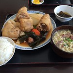 かね食堂 与那城店 - てびちの煮つけ　大