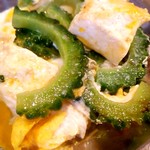 新小屋 - くせになる苦味「ゴーヤーちゃんぷるー」暑い日にピッタリ