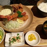 Horohoro - 「特大海老フライととり唐定食」（980円）