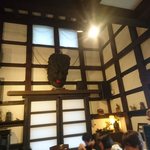 うなぎの 東海亭 - 大きい仁王の仮面あります