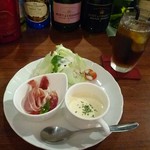 完全予約制 貸切飲み会専門店 Aura Axia - サラダ、生ハム、クラムチャウダー