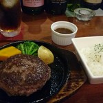 完全予約制 貸切飲み会専門店 Aura Axia - 国産牛100%ハンバーグ 1,580円ライス、ソフトドリンク +500円 サラダ、スープ、デザート