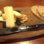 レグリエ - チーズ　タレッジョ