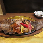 零 - 鮭と鮭の白子の網脂包み焼 いくらがけ