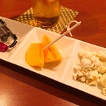 BARよしひろ - チャーム３点盛りになってます