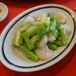 中国料理　王味 - アスパラ、エビ、イカの炒め（龍筍蝦魷）