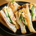 喫茶 Stove - ベーコンと玉子のサンドイッチ