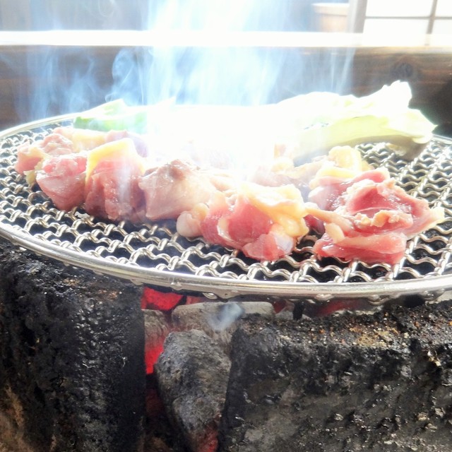 『緑に囲まれた古民家で、宮崎地鶏の炭火焼き（宮崎県綾町）』by コスモス007 地鶏庵城の平 綾町その他/鳥料理 [食べログ]