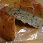 ミルクキッチン 燦燦 - ごまパン　80円