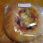 ミルクキッチン 燦燦 - ピザパン　120円