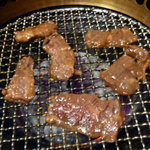 Yakiniku Izakaya Tonton - 無煙ロースターで焼きます！