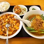 シンリュウカク - 日替わりランチの中から麻婆豆腐と台湾ラーメンの組み合わせ７００円でご飯お替わり自由！