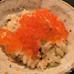 虎白 - いくらをのせて