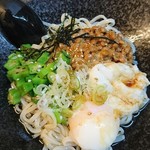 Maru Fuji - 温玉おくらとろろ納豆うどん（細）700円