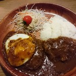 びっくりドンキー - エッグカレーバーグディッシュ