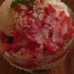 苺けずりパフェ