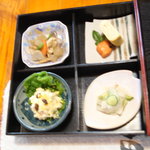ばあば亭 - ランチ（８００円・１０００円）の共通メニューです。これに肉料理か海老料理が付きます。