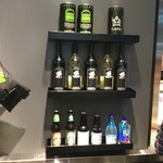 シェイクシャック - ブルックリンラガーのボトルなどが並ぶ