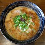 らーめん晴れるや - 豚こつこってり+チャーシュー