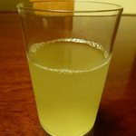 懐石 辻留 - 冷緑茶は祇園辻利の物