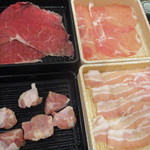 しゃぶ葉 - 牛肉、三元豚のバラ、ロース、鶏肉