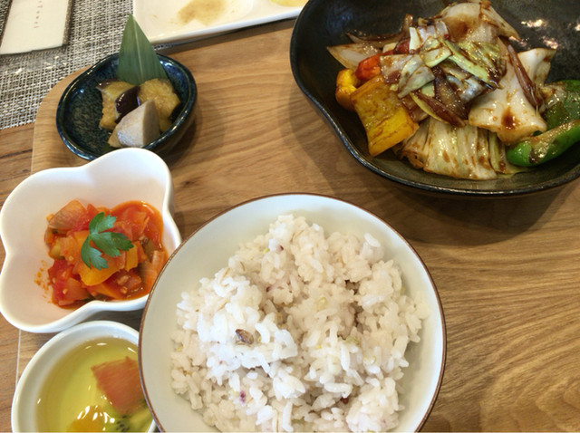 ユーユーキッチン Yu Yu Kitchen 御井 創作料理 食べログ