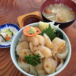 レストハウスところ - 生帆立丼 1000円