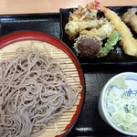 そば処 吉野家 - 季節の天ぷらせいろ　680円