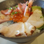 シロクマ食堂 - 海鮮丼別アングル