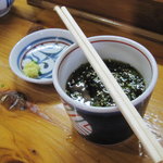 手打うどん はりや - ダシです、これが天ぷらの油と合わさって美味しい！