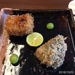 柚木元 - 左が松茸のクリームコロッケ、右が傘の開いた大きな松茸（傘部分）