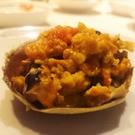 中国飯店 富麗華 - 上海蟹女子は剝いてくれる