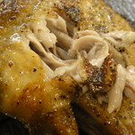 まぐろ小屋 別邸 - ホジホジして食べます