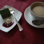 ホテルオークラ ガーデンテラス - 抹茶ケーキのデザート