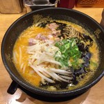 博多風龍 - 辛味噌黒マー油とんこつラーメン