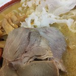 ラーメン渓流 - チャーシュー&白キクラゲのアップ