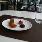 THIERRY MARX salon - 「MignardiseetCafe」
      小菓子