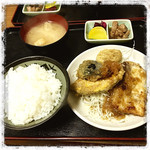 十八番 - お昼の定食。カジキステーキと秋野菜の天ぷら。¥800。
