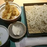 新潟名物布のり蕎麦とおいしい酒菜 きなせや. - 