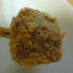 ふるや古賀音庵 - 程よい甘みのわらび餅にきなこがよく合います♪