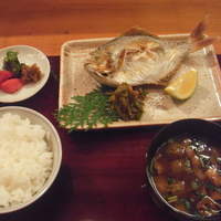 赤坂とゝや魚新 - 料理全景（先附はもう食べました）