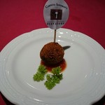 2016/10　アミューズ　熟成肉のメンチカツ
          